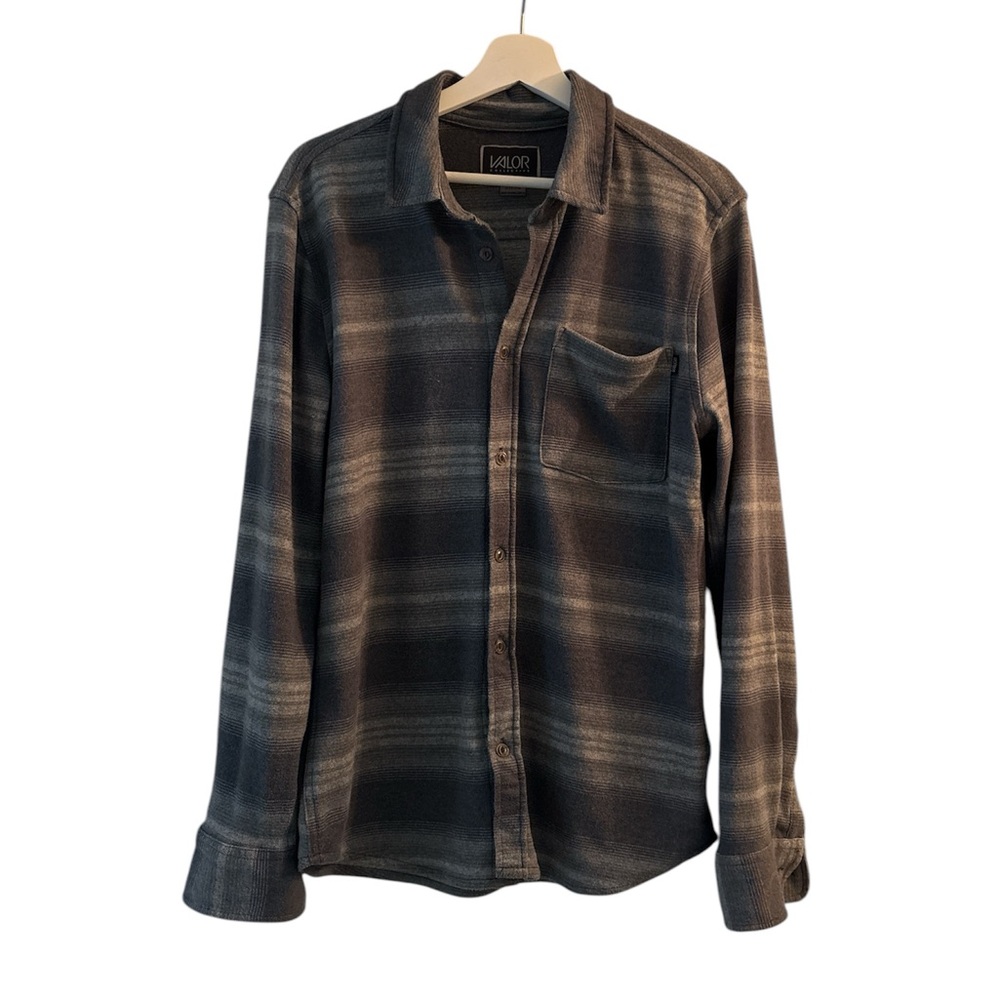ALO Yoga Black and Gray Casual Button Down Shirt